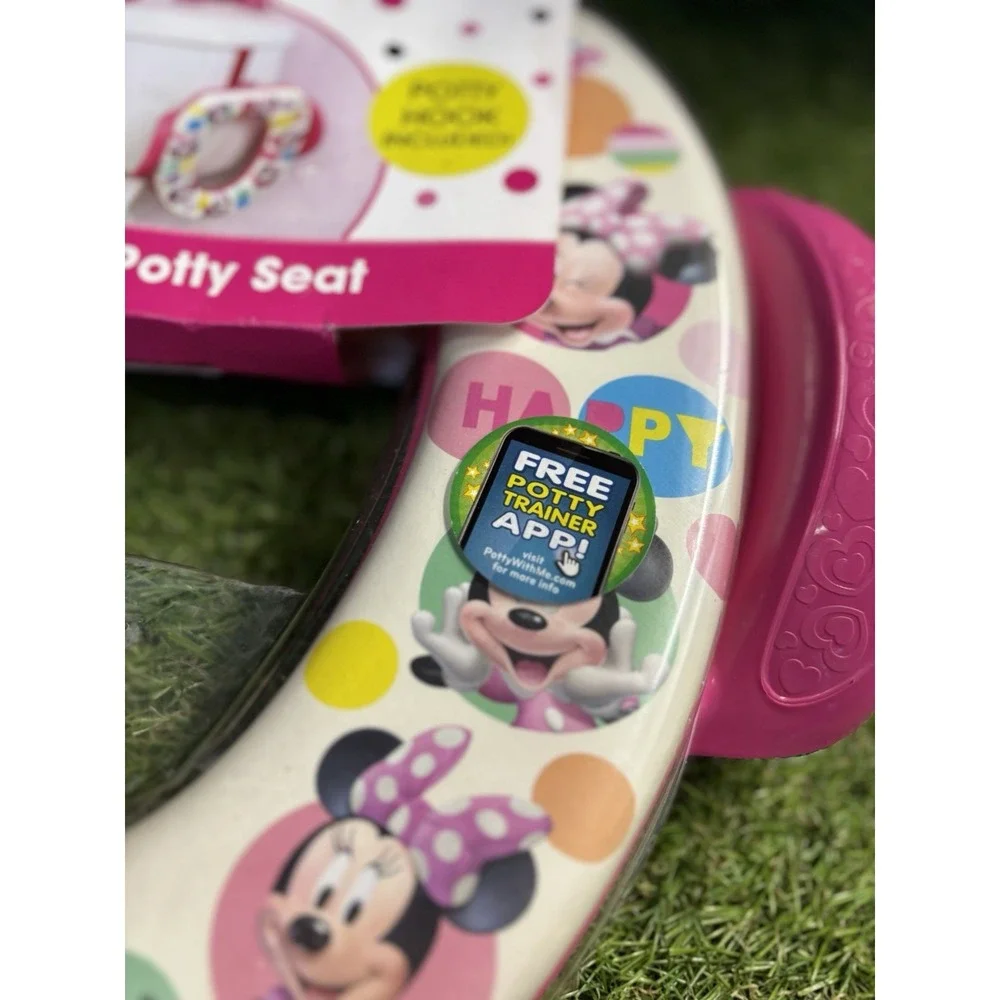 NEW Disney  Minnie Mouse‎ TOILET SEAT  Seat With Potty Hook Pink  18M+